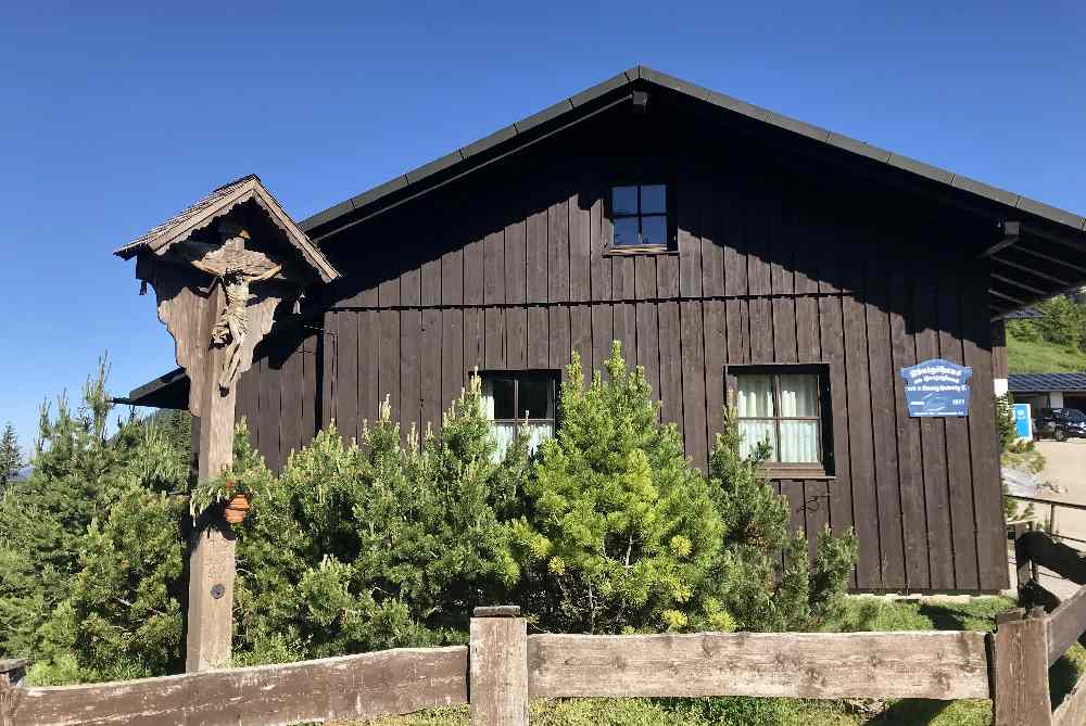 Am Herzogstandhaus komme ich an - hier geht´s vorbei zum Martinskopf (1674 m)