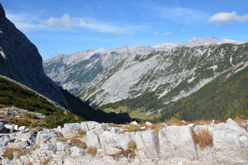 Das Hinterautal von oben aus dem Bereich des Lafatscherjoch im Karwendel 