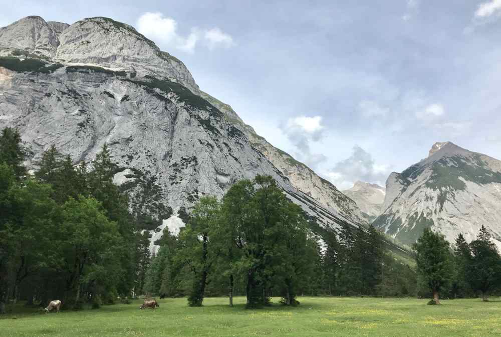 Auf diese Landschaft im Hinterautal bei der Kastenalm freue ich mich schon, also wieder auf´s E-Bike und weiter