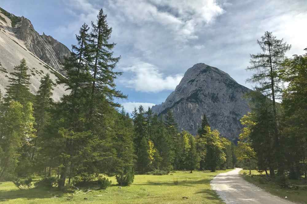 Das ist der Weg vom Isarursprung weiter im Hinterautal zur Kastenalm