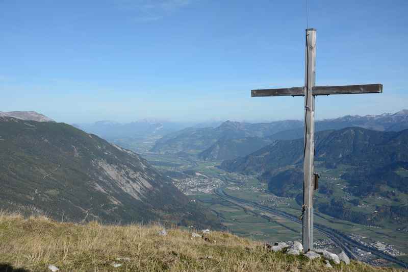 Am Ende der Hirschkopf Wanderung im Karwendel steht dieser Ausblick über das Inntal