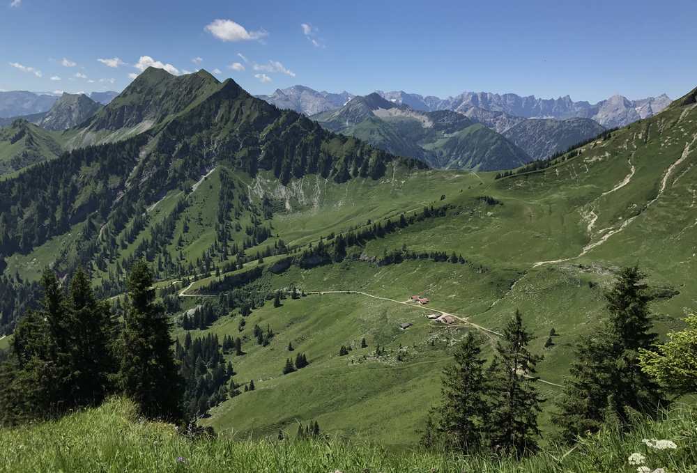 Bislang war ich nur im Sommer oben, aber dieses Panorama auf der Hochplatte ist im Herbst sicher auch wunderbar