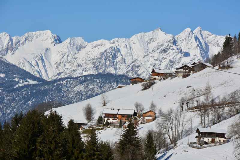 Innerst im Winter - der Start zum Rodeln und Skitouren in den Tuxer Alpen