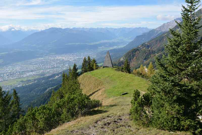 Von der Kaisersäule auf der Nordkette hat man einen guten Ausblick über Innsbruck