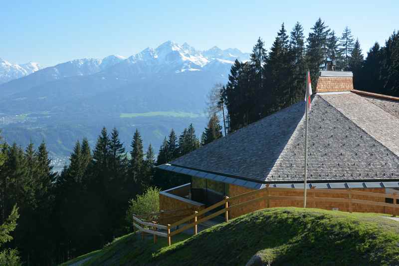 Von Innsbruck auf die Umbrüggler Alm wandern und die Aussicht geniessen