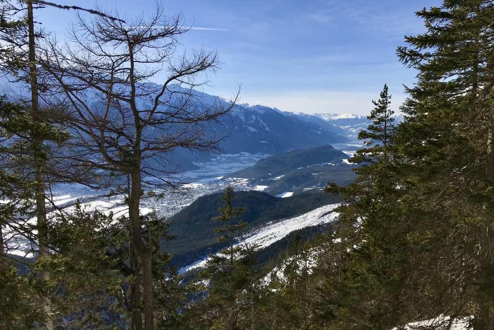 Kurz vor der Rauthhütte schauen wir beim Inntalblick hinunter mit dieser tollen Aussicht