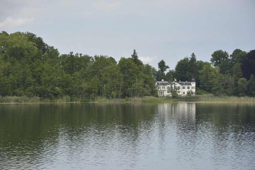 Blick zur Insel Wörth - die größte der Staffelsee Inseln