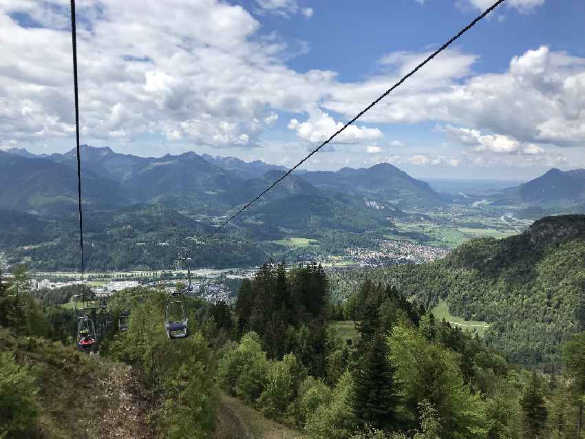 Das ist die Aussicht bei der Auffahrt mit dem Kaiserlift Kufstein in den Kaiser