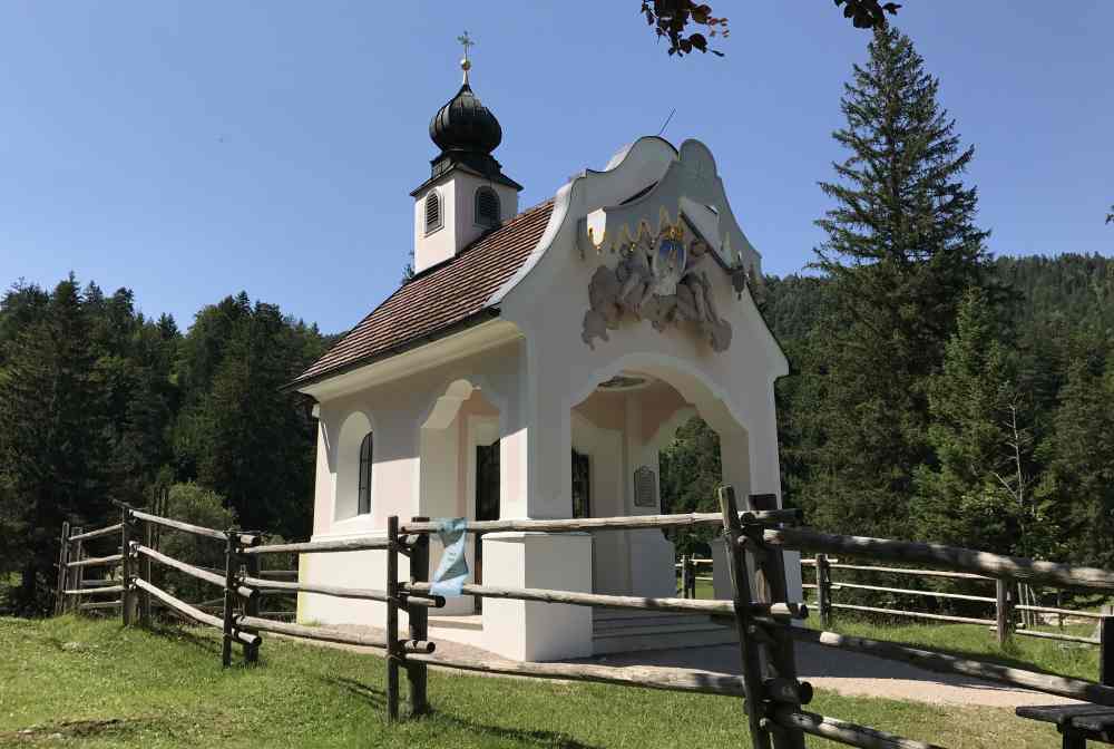 Die Kapelle Maria Königin zwischen Laintal und Lautersee