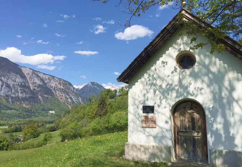 Die Wassererkapelle in Schwaz am 10-Kapellenweg - ein toller Blick auf das Karwendel