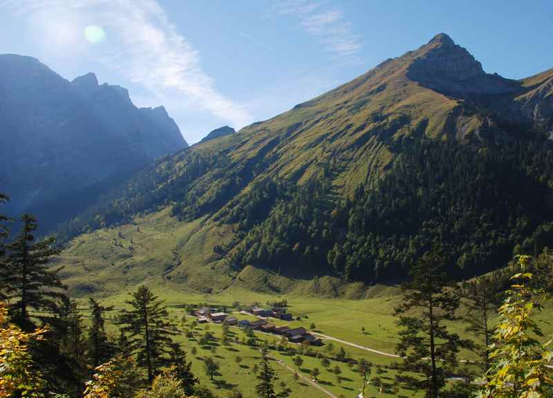 Eine der schönsten Hüttenwanderungen der Alpen: Die Karwendeltour in Tirol 