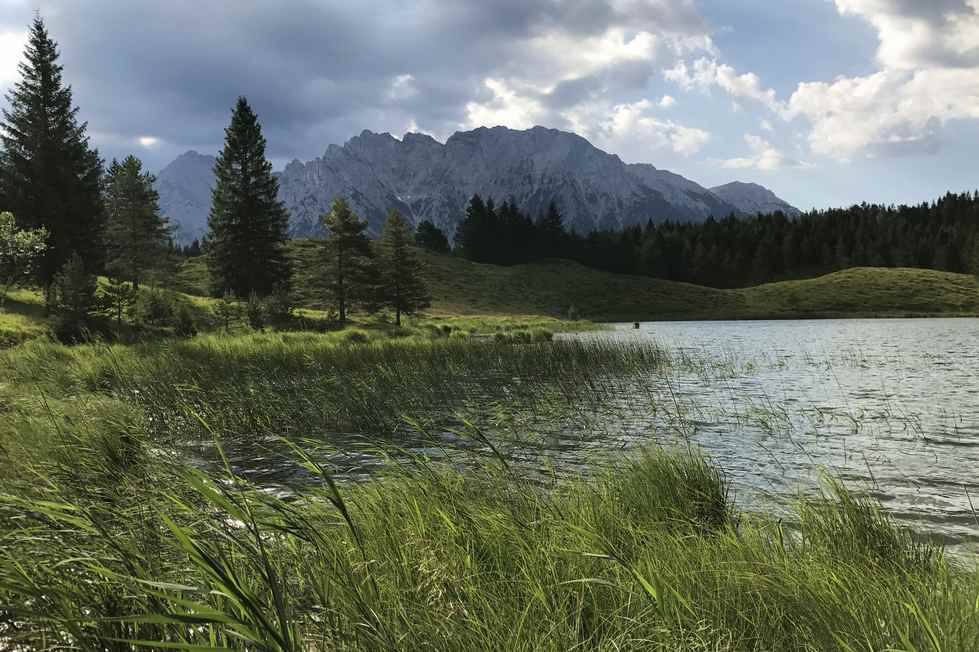 Mich begeistern die vielen kleinen Bergseen im Karwendelgebirge rund um Mittenwald - hier der Wildensee 