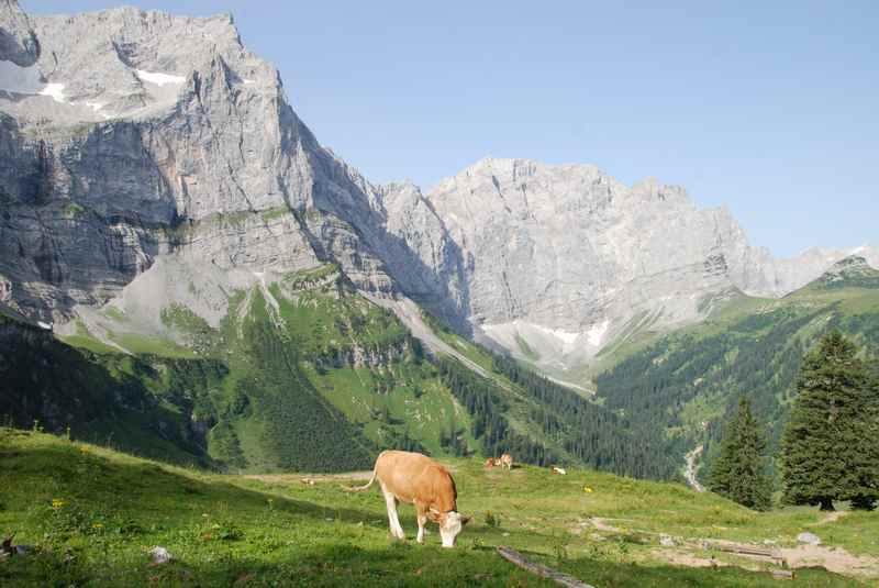 Rechtzeitig die Hütten buchen, sonst sind sie für die Karwendeltour ausgebucht!