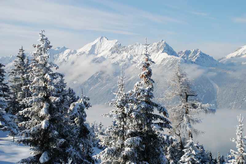 Am Kellerjoch rodeln mit Lift - mit diesem Ausblick auf das Karwendel