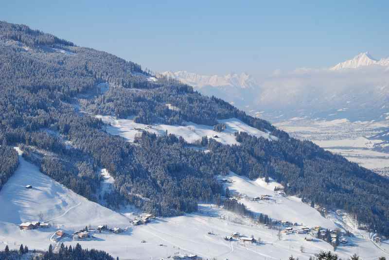 Am Kellerjoch schneeschuhwandern und den Ausblick über das Inntal geniessen