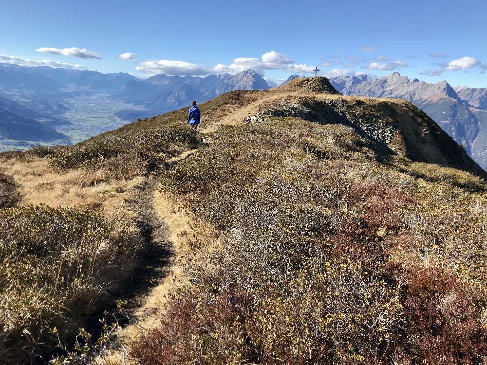 Die Wanderung auf die Kellerjochhütte ist auch im Spätherbst sehr schön mit Blick auf´s Karwendel