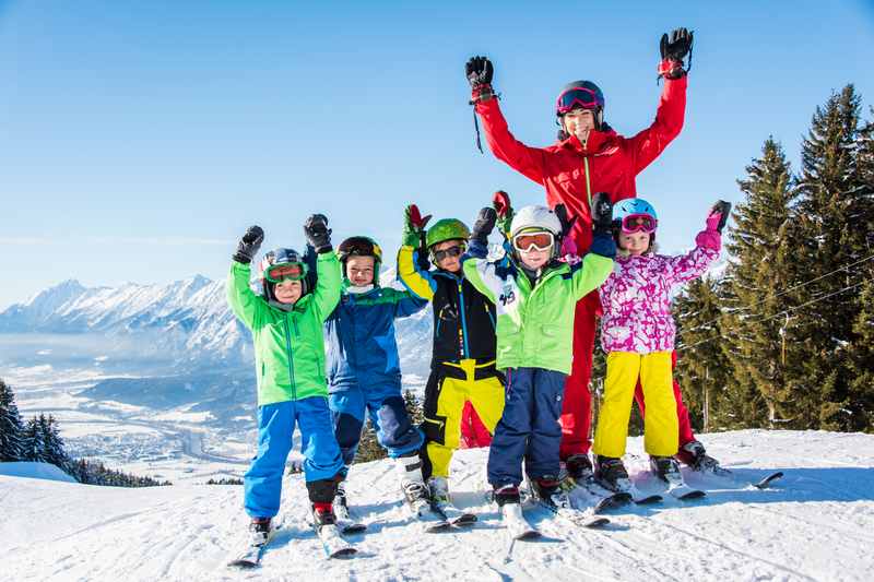 Hier gehen die Kinder gerne in den Kinderskikurs - die Silberregion Karwendel in Tirol