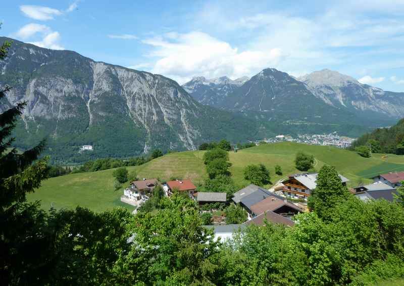 Schöner Blick über Gallzein mit dem Karwendel und Rofan 