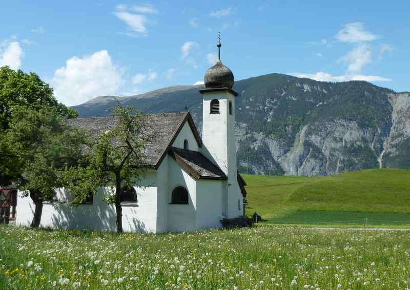 Von Schwaz nach Koglmoos mountainbiken: Bei der Kirche in Gallzein