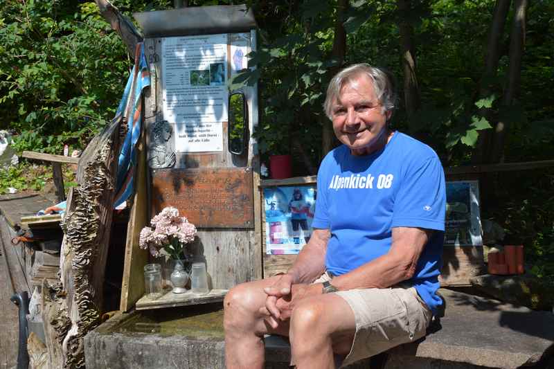 Ferdinand an seinem Kraftplatz im Vomper Loch, Karwendel