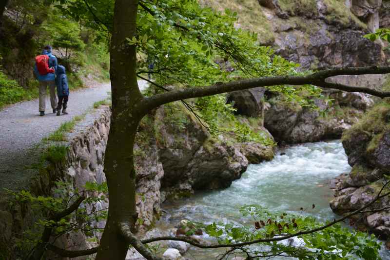 Durch die Kundler Klamm mit Kindern wandern