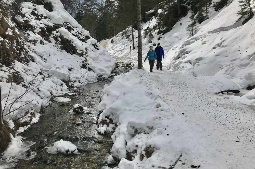 Von Mittenwald durch das Laintal auf den Kranzberg winterwandern