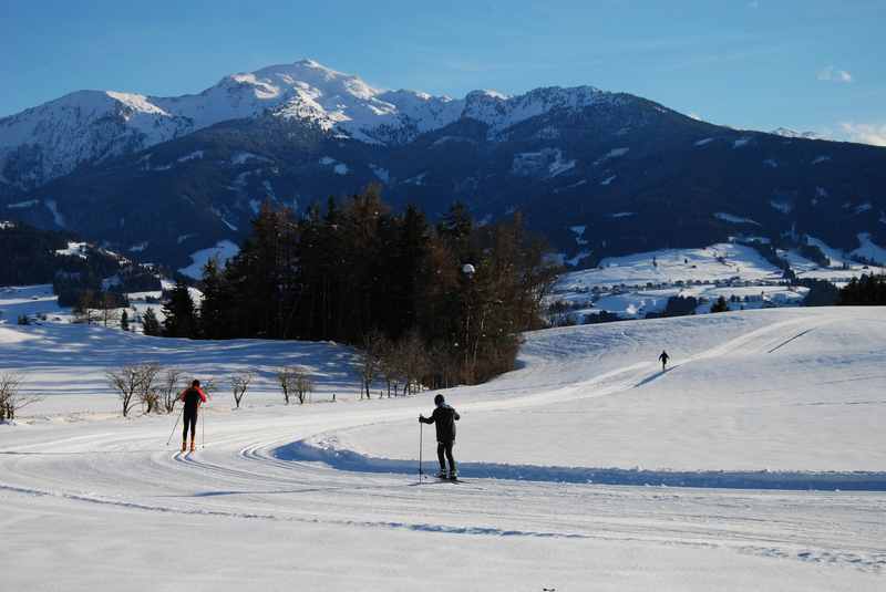 Die Loipe Vomperberg - Langlaufen mit Blick auf das Kellerjoch, anspruchsvolle Loipe bei Schwaz