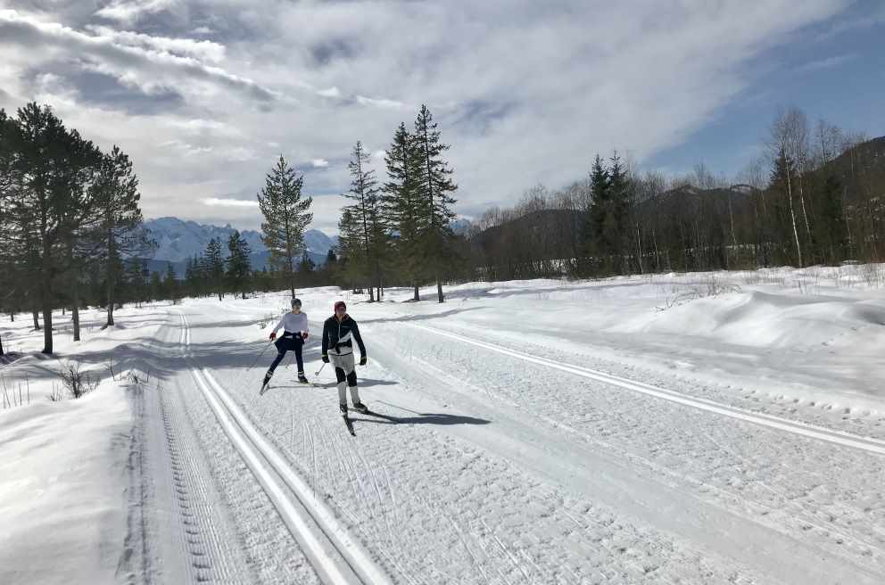 Das ist die Kanadaloipe im wilden Isartal am Karwendelgebirge 