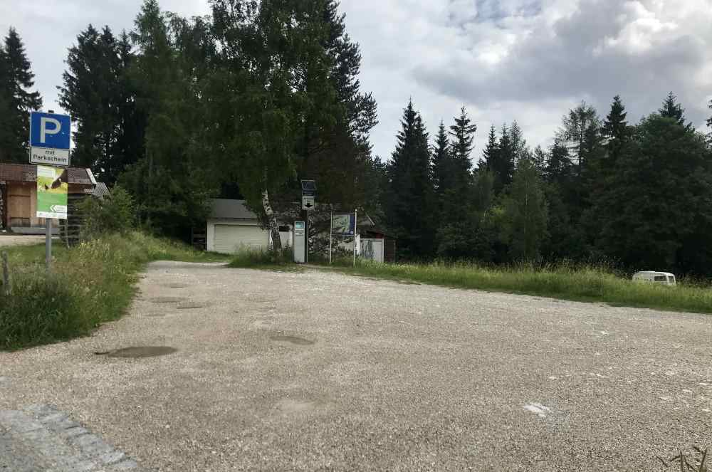 Die Einfahrt zum Luttensee Parkplatz am Kranzberg