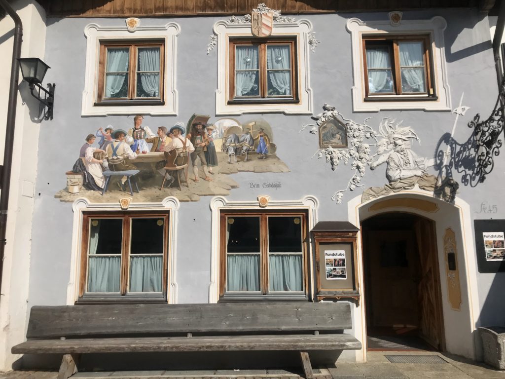 Lüftlmalerei Mittenwald - sehr beeindruckend und sehenswert