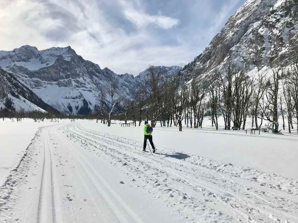 So schön kann es im März noch zum Langlaufen sein - auf der Karwendelloipe in Hinterriß