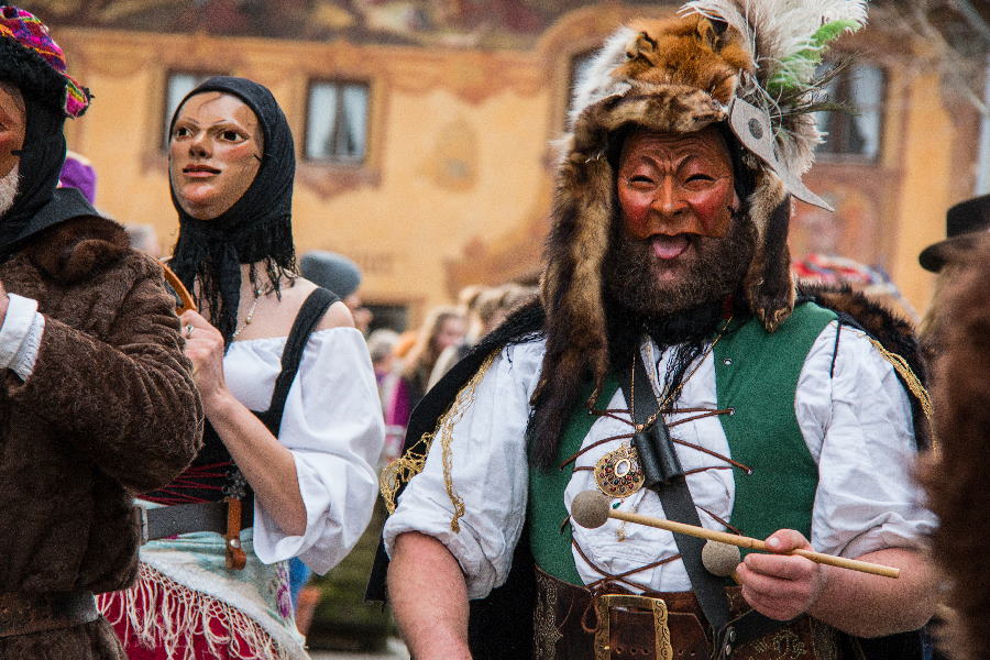 Maschkera Mittenwald - das ist echtes Brauchtum im Fasching! Bild: Alpenwelt Karwendel