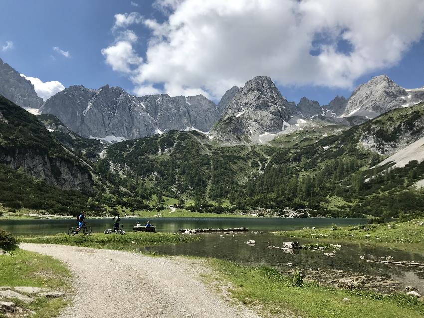 Hier der Blick über den Seebensee zur Mieminger Kette