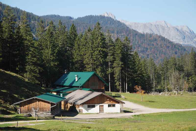 Die Möslalm im Karwendel, eine Hütte in Scharnitz im Gleirschtal