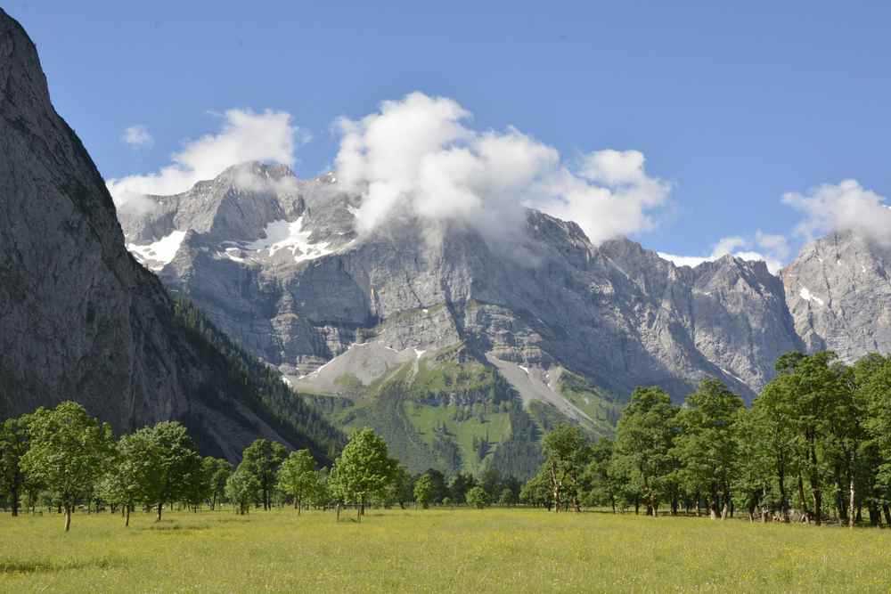 München Venedig wandern: Eine Variante führt über den großen Ahornboden zum Lamsenjoch und der Lamsenjochhütte