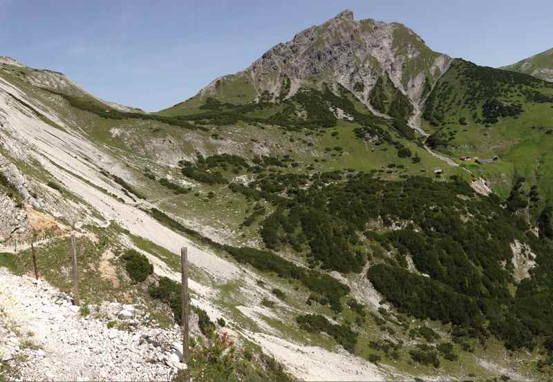 Zur Naudersalm wandern in Richtung Rappenspitze im Karwendel 