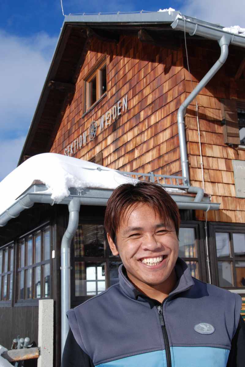 Der Nepalese Pasang arbeitet in Tirol auf der Weidener Hütte