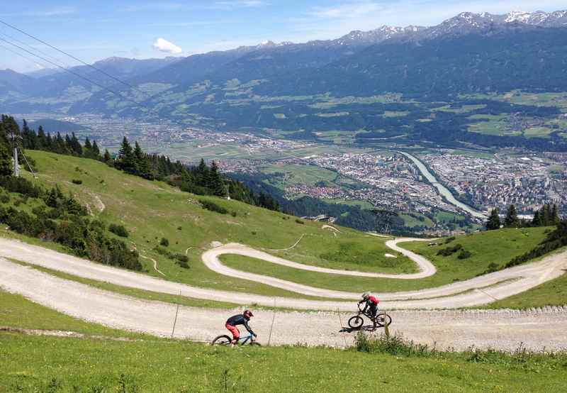 Auf der Nordkette mountainbiken in Innsbruck, im Karwendel - Downhill Trail