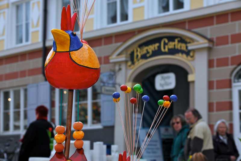 Verschiedene Geschenke rund um Ostern und den Frühling gibt es am Ostermarkt in Bad Tölz; Foto: Archiv der Tourist-Info Bad Tölz, Wilbert 