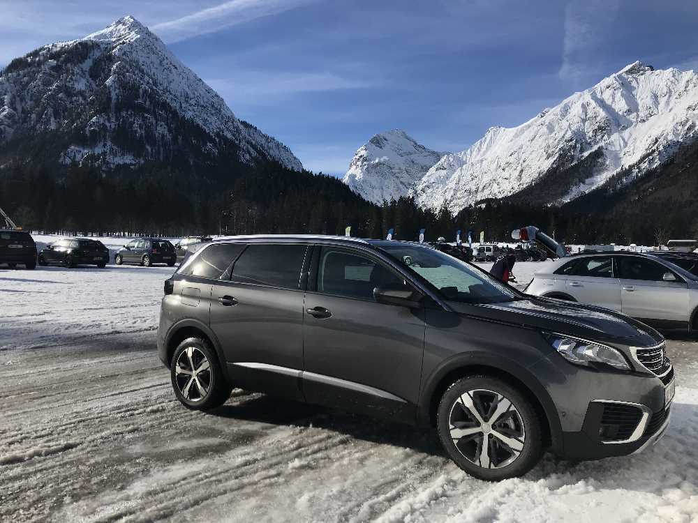 Parkplatz an der Loipe zum Langlaufen am Achensee in die Karwendeltäler