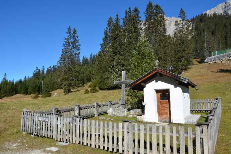 Zur Pestkapelle bei der Zugspitze mountainbiken im Wettersteingebirge, Tirol