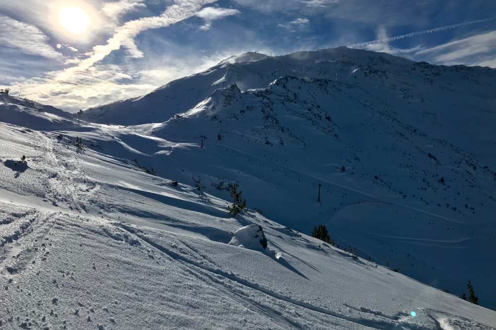 Glungezer Skitour: Der Wind ist so stark, er bläst die Spuren im Schnee weg