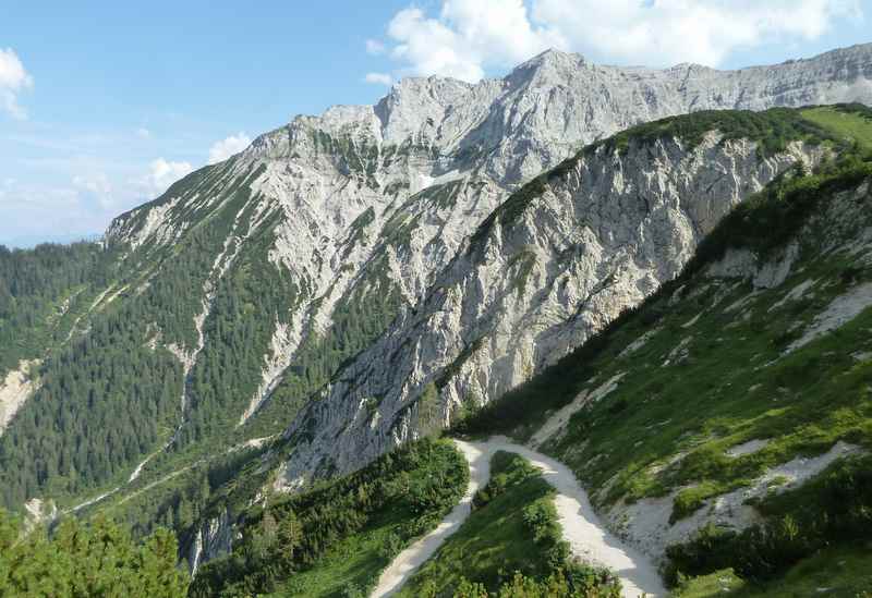 Steil zum Mountainbiken von der Plumsjochhütte zum Achensee, offizielle Schiebestrecke