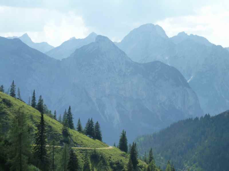 Aus dem Rißtal auf die Plumsjochhütte mountainbiken und zurück nach Schwaz in Tirol