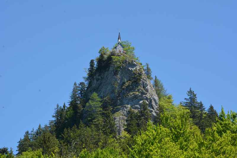 Das ist der Felsen mit der Kapelle: Der bekannte Riederstein am Tegernsee