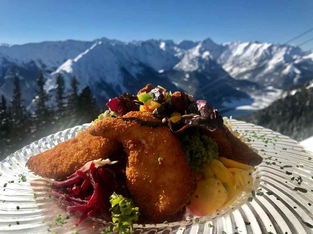 ... und einen Rofansalat essen mit Hühnerbruststreifen