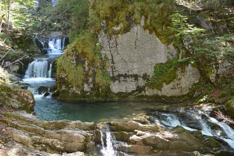 Das ist der beeindruckendste Teil beim Rottachfall: Der Wasserfall mit den Fallstufen und der großen Gumpe