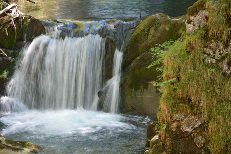 Tegernsee wandern. Ein Teil des Wasserfalles am Tegernsee: Der Rottachfall in Rottach-Egern