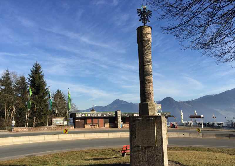 Das ist die Säule in der Kanzelkehre an der neuen Achenseestraße