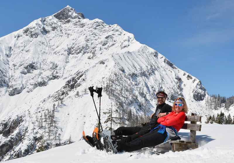 So lässt sich die Sonne am Berg geniessen - zwei Passauer waren vor mir am Gipfel